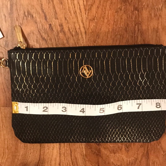 Black & Gold Phone Charging Clutch Wallet NWT - Picture 6 of 7